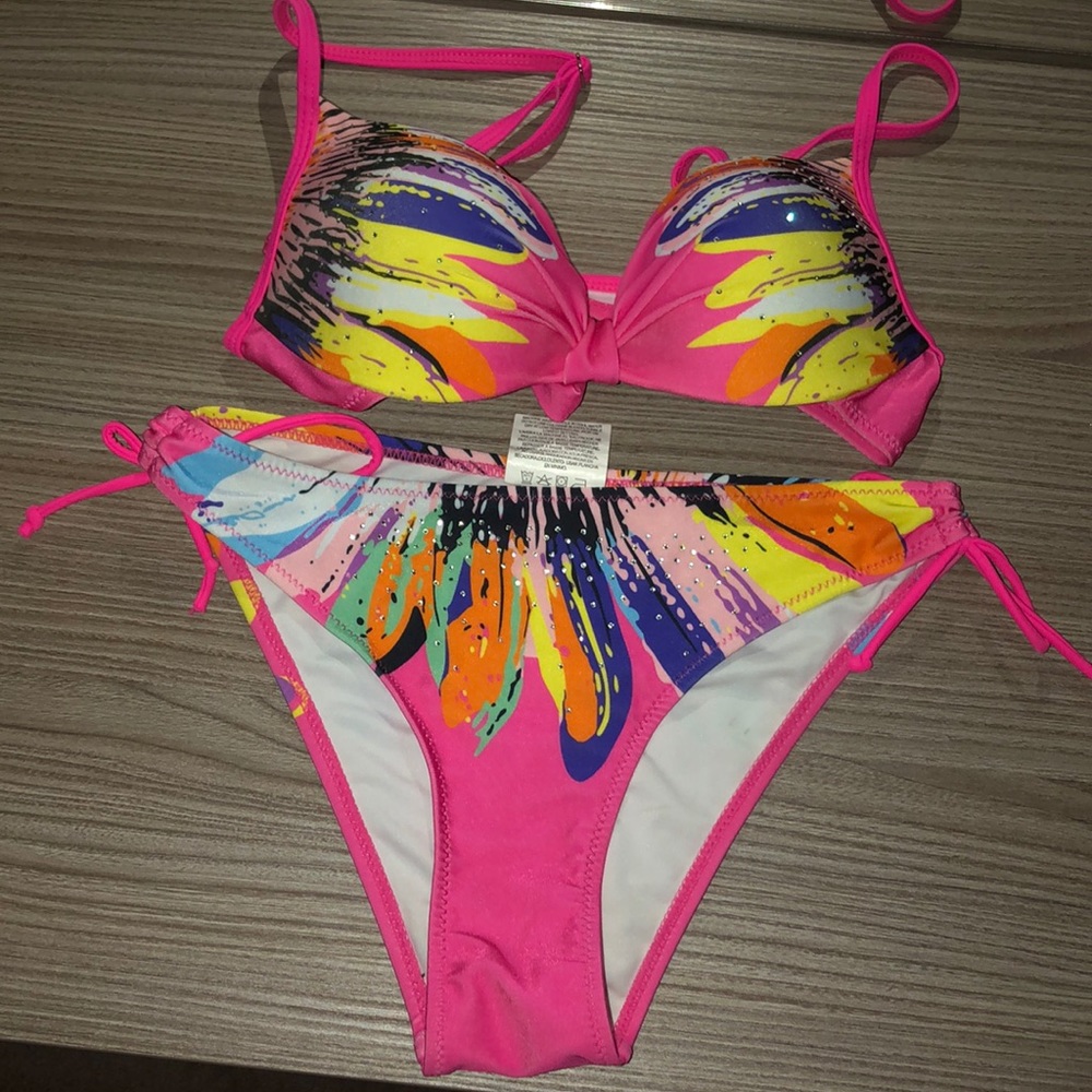 NEVER ONE TWO PIECE